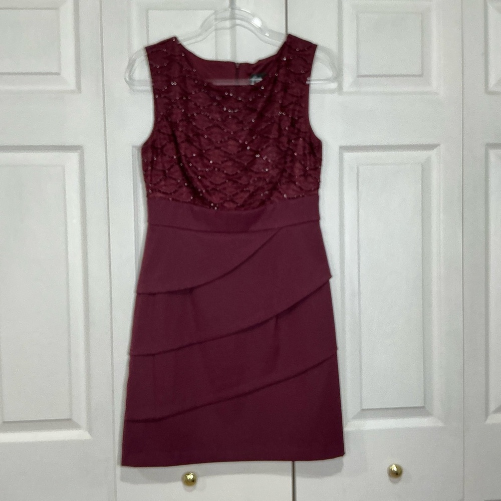 🌷 Connected Apparel Burgundy Sleeveless Dress - 6 P